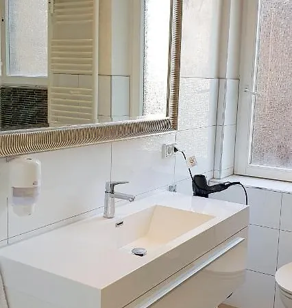 Sonniges Zimmer Mit Balkon Im Herzen Mannheims Exterior photo